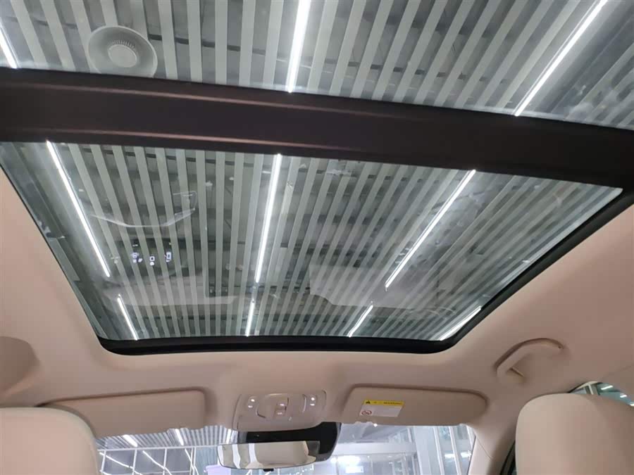 MG ES5 2024 car image #19