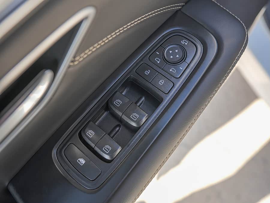 Jetour X70 PLUS 2025 car image #19
