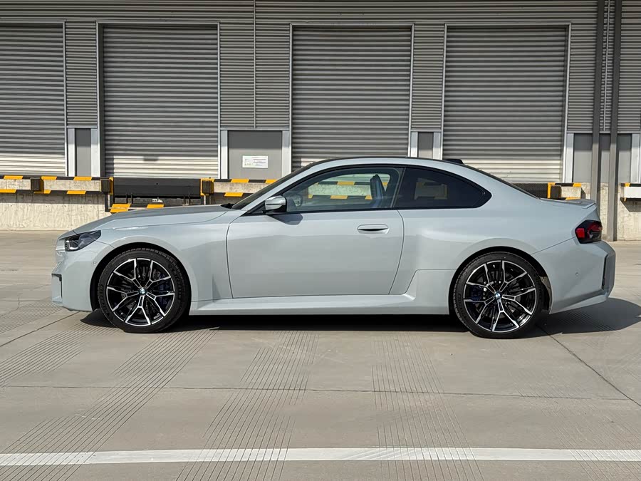 BMW M2 2023 car image #19