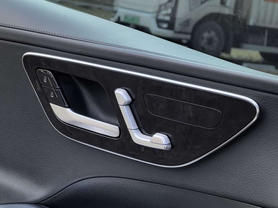 Mercedes-Benz C Class 2023 car image #19