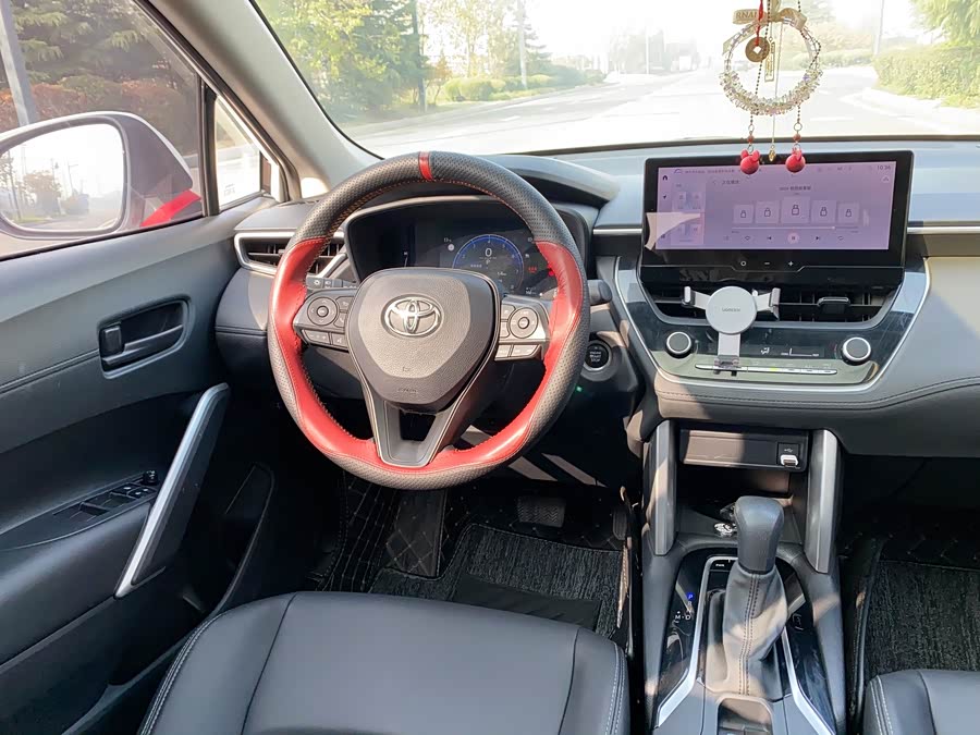 Toyota Corolla Cross 2023 immagine di auto #19