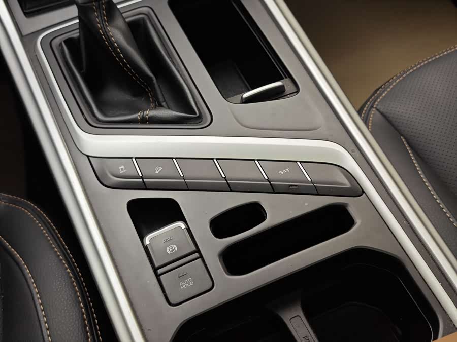 GEELY Vision X6 2019 imagen de coche #19