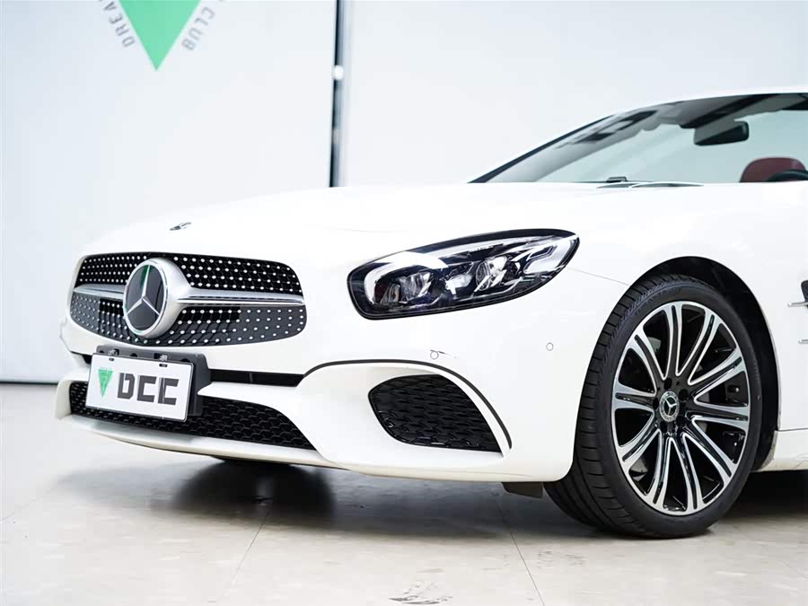 Mercedes-Benz SL Class 2017 car image #19