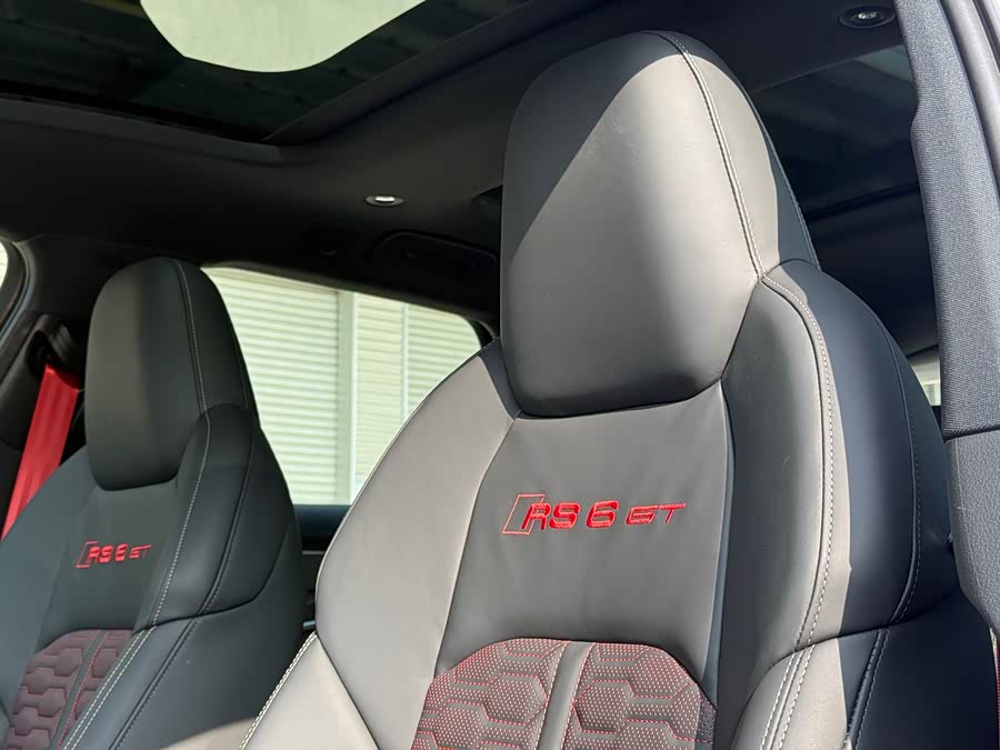 Audi RS 6 2025 car image #19