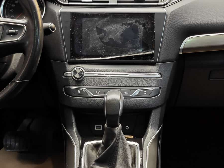 Peugeot 408 2016 car image #19