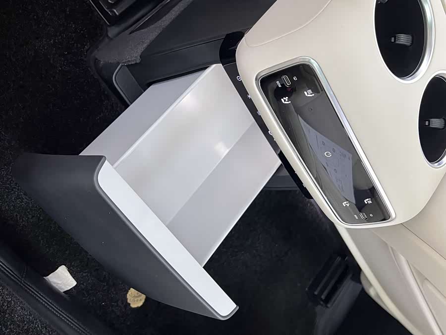 Li L8 2024 изображение автомобиля #19