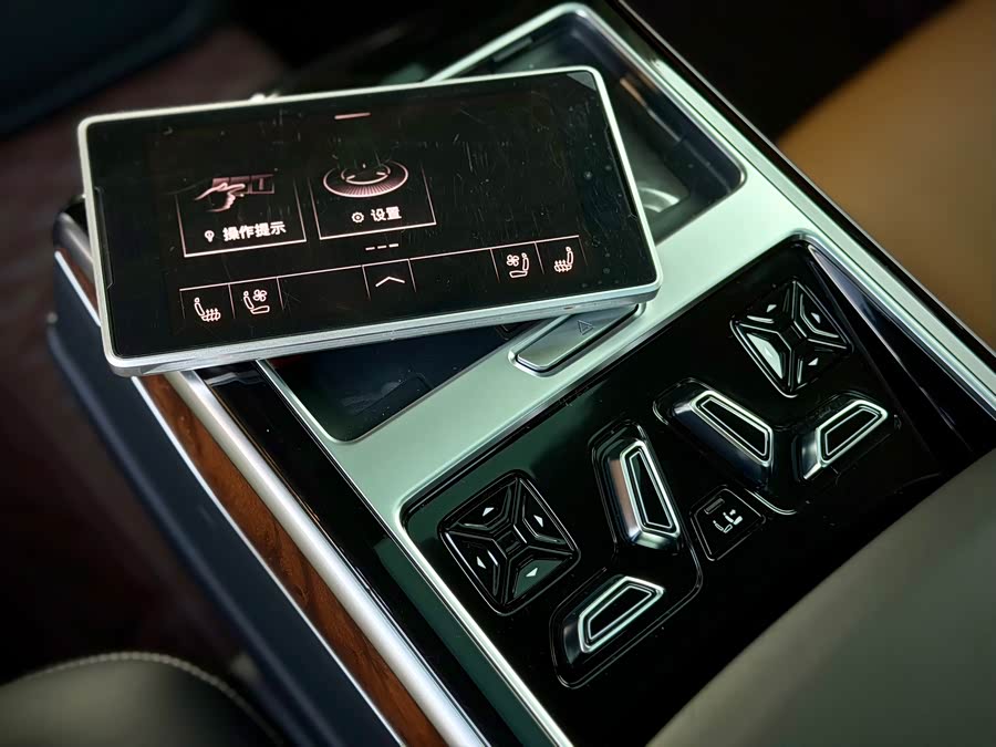 Audi A8 2019 car image #19