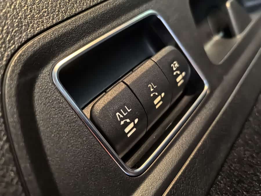 Mercedes-Benz GLS Class 2020 car image #19