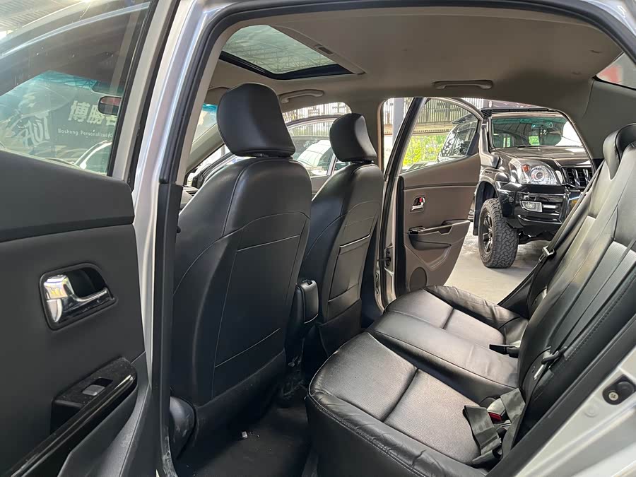 起亚 起亚K2 2013 汽车图片 #19