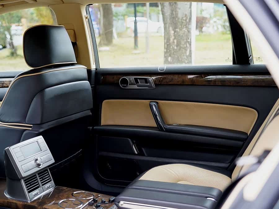 Volkswagen Pheaton 2012 immagine di auto #19