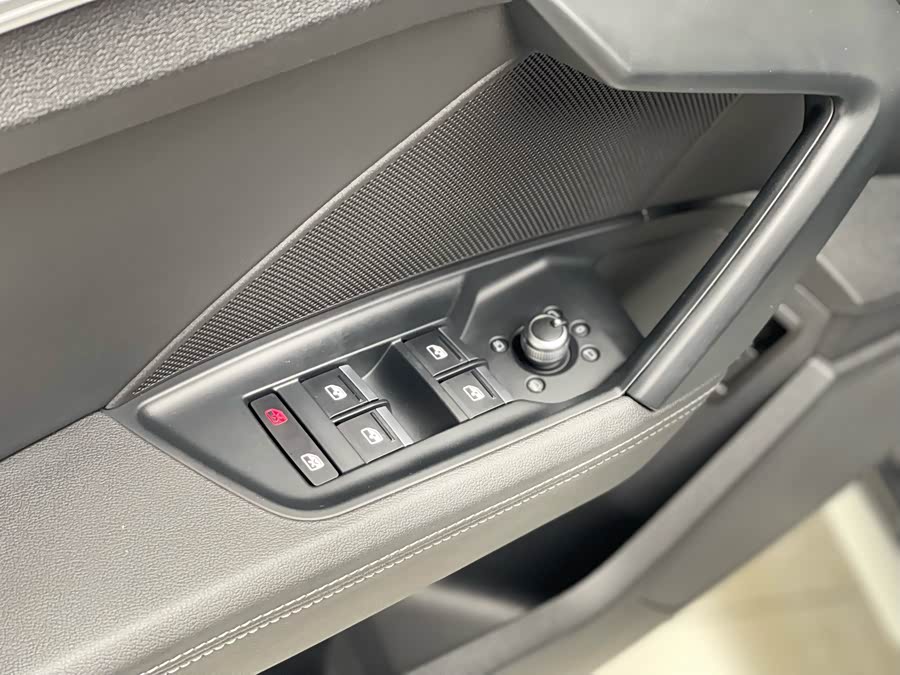 Audi A8 2021 imagen de coche #19