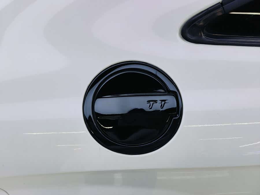 Audi TT 2011 #19 Audi TT 2011 car image #19