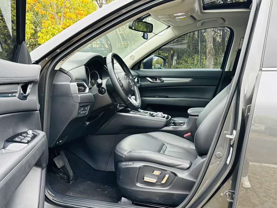 Mazda CX-8 2019 immagine di auto #19