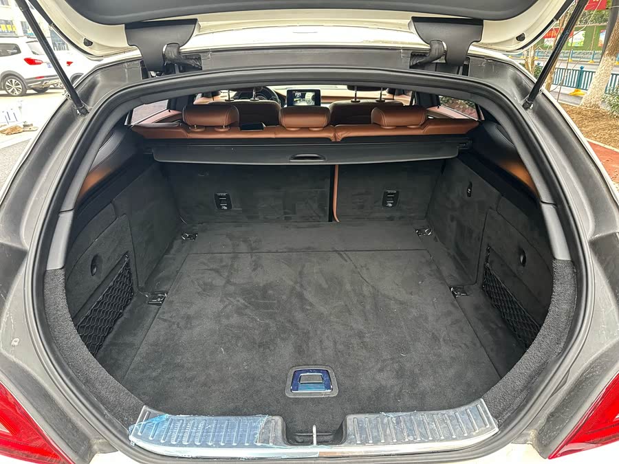 Mercedes-Benz CLS Class 2016 car image #19