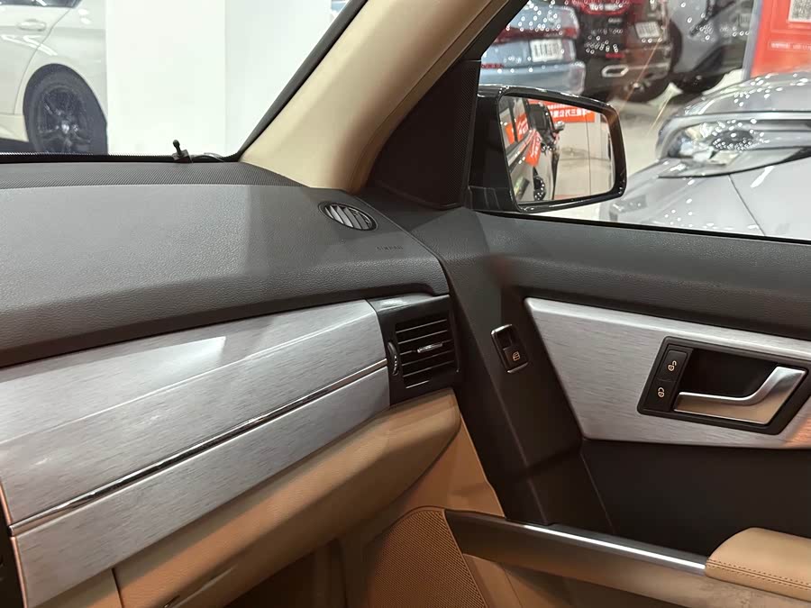 Mercedes-Benz GLK Class 2012 car image #19