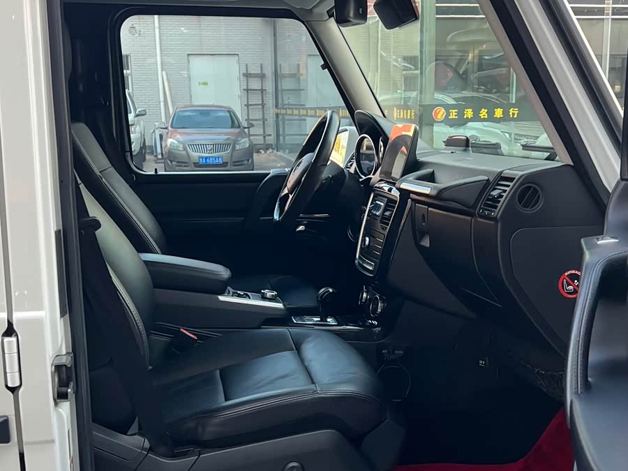 Mercedes-Benz G Class 2017 صورة سيارة #19