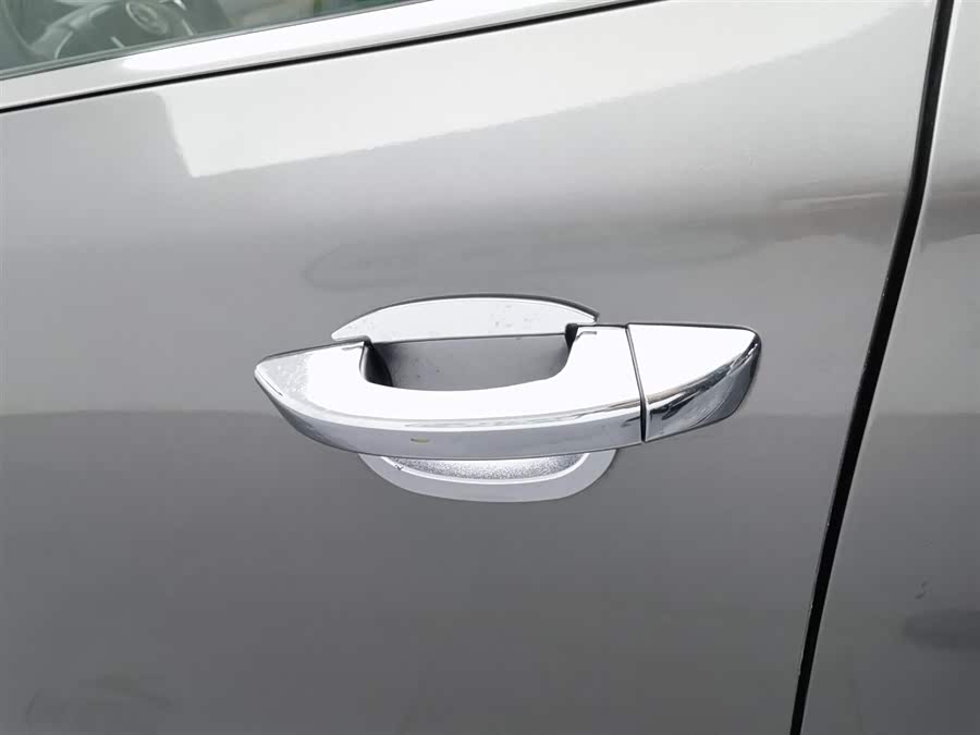 Skoda Superb 2012 immagine di auto #19