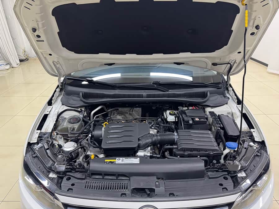 Volkswagen Polo 2021 car image #19