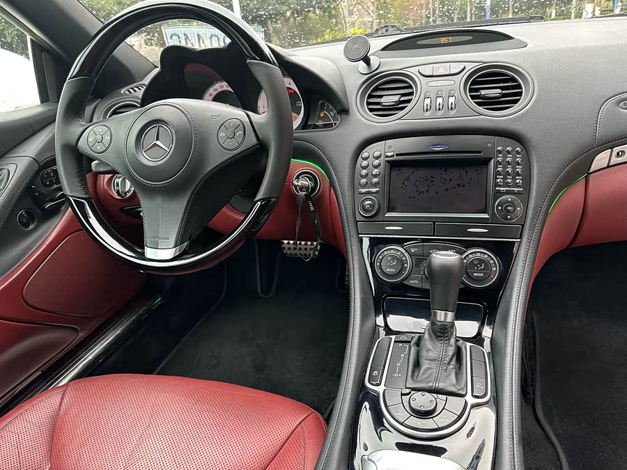 Mercedes-Benz SL Class 2011 car image #19