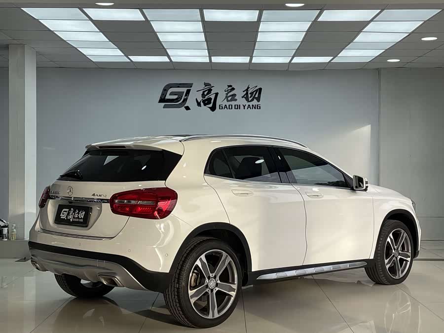 Mercedes-Benz GLA Class 2017 car image #19