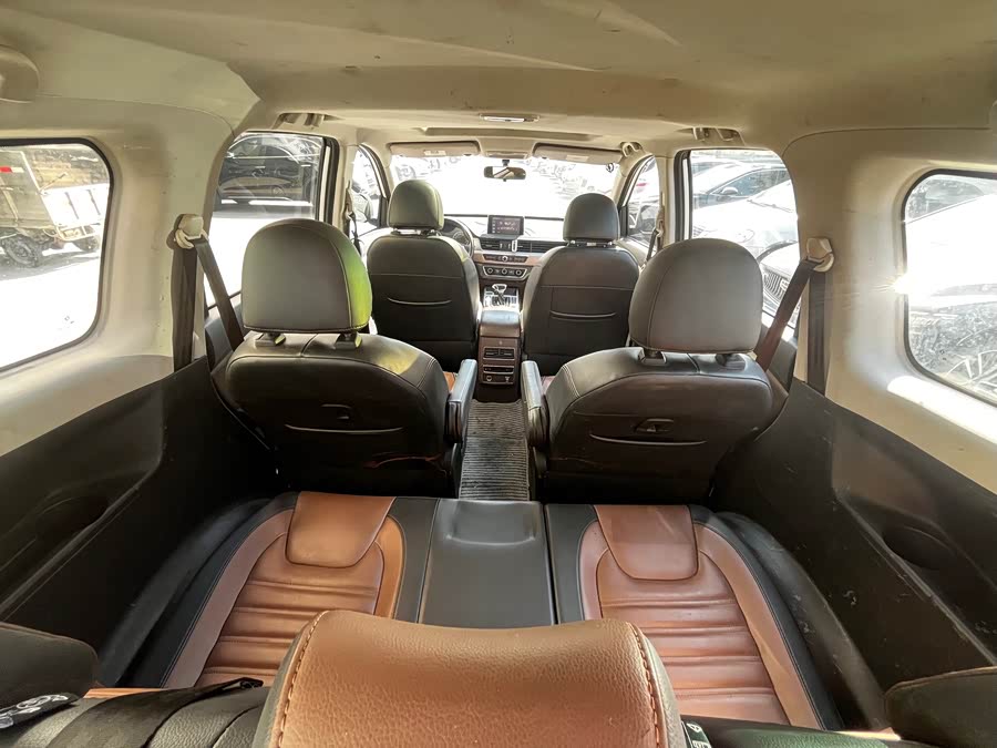 Forthing SX6 2018 car image #19