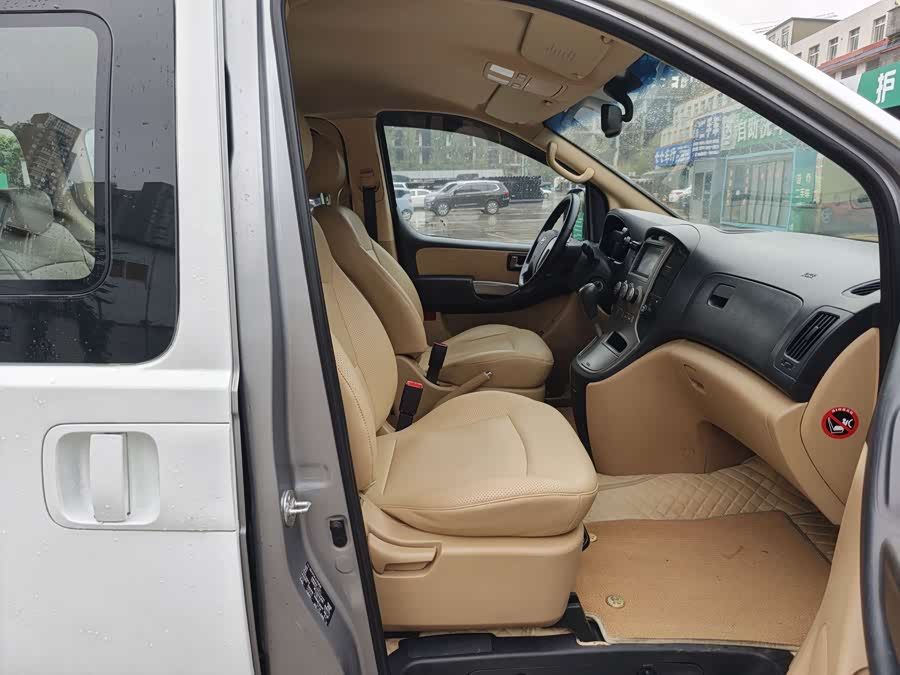 Hyundai H-1 2013 car image #19