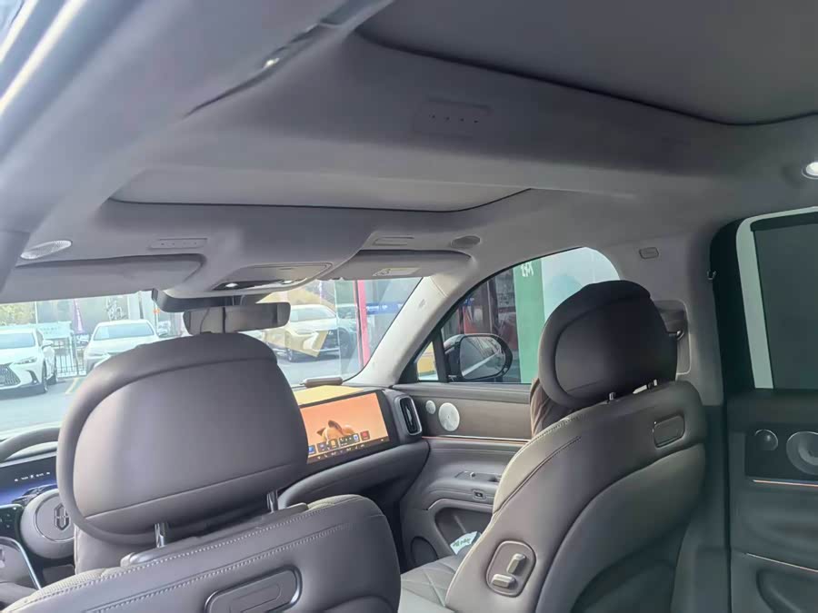 2024 car image #19