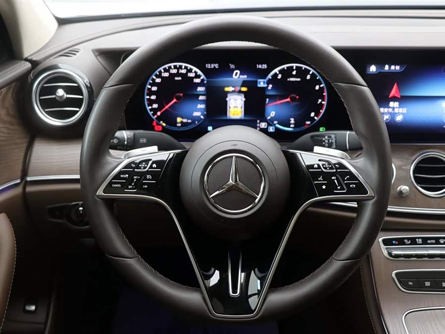 Mercedes-Benz E Class 2021 صورة سيارة #19