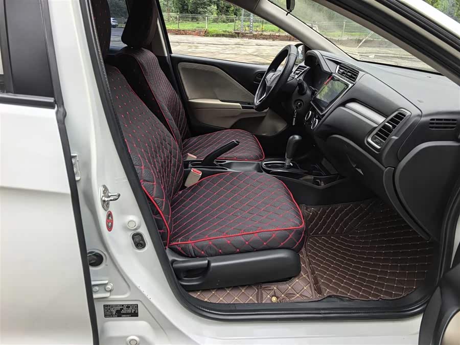 Honda Greiz 2016 #19 Honda Greiz 2016 car image #19