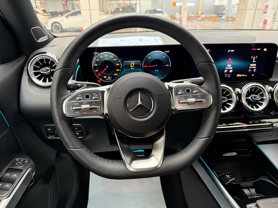 Mercedes-Benz EQB Class 2025 car image #19