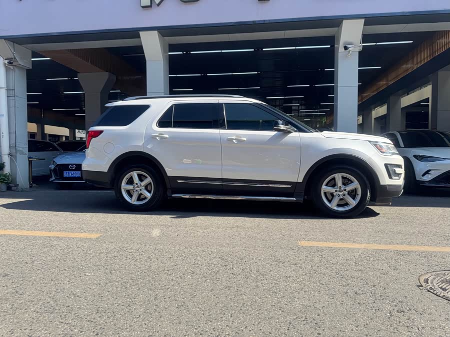 Ford Explorer (Imported) 2016 car image #19