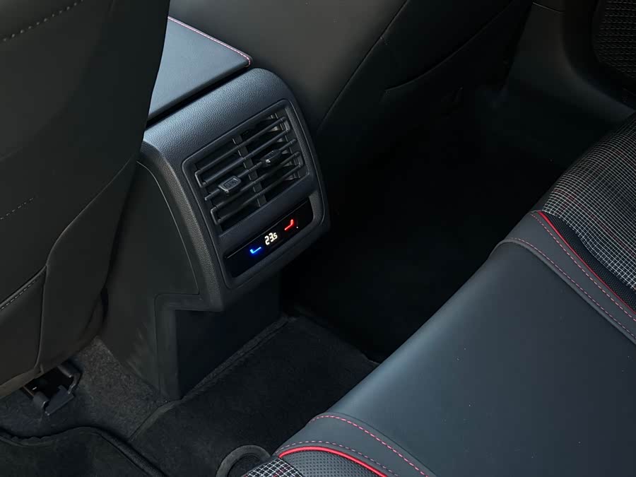 Volkswagen GolfGTI 2022 #19 Volkswagen GolfGTI 2022 car image #19