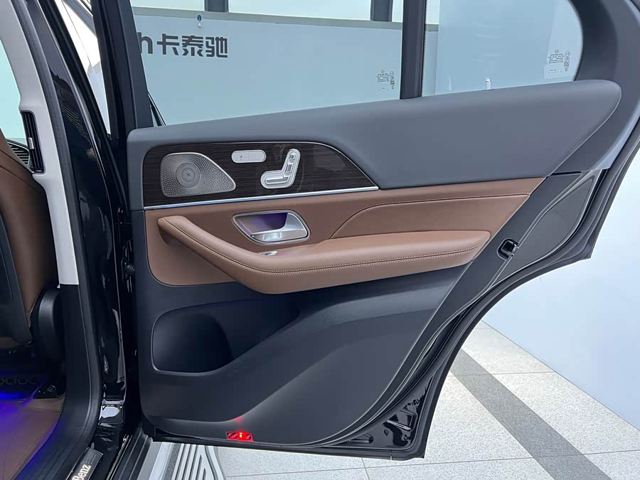 Mercedes-Benz GLE Class 2025 صورة سيارة #19