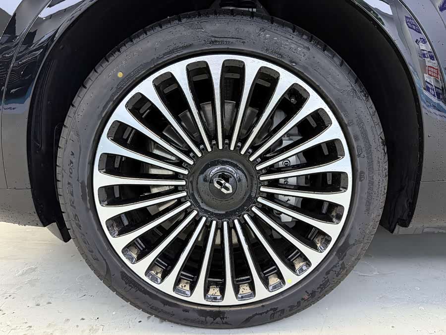 AITO 问界 问界M9 汽车图片 #19