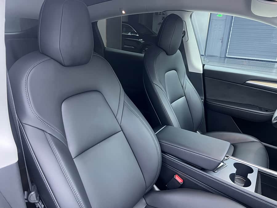 Tesla Model Y 2022 #19 Tesla Model Y 2022 car image #19