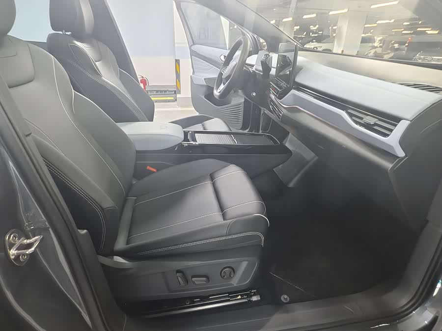 Volkswagen ID.4 X 2024 #19 Volkswagen ID.4 X 2024 car image #19