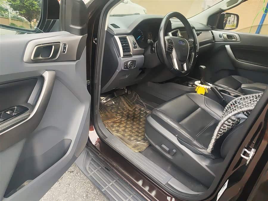 Ford Everest 2016 car image #19