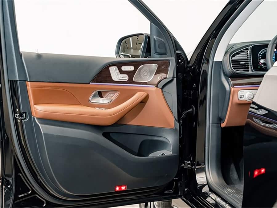 Mercedes-Benz GLE Class 2025 car image #19