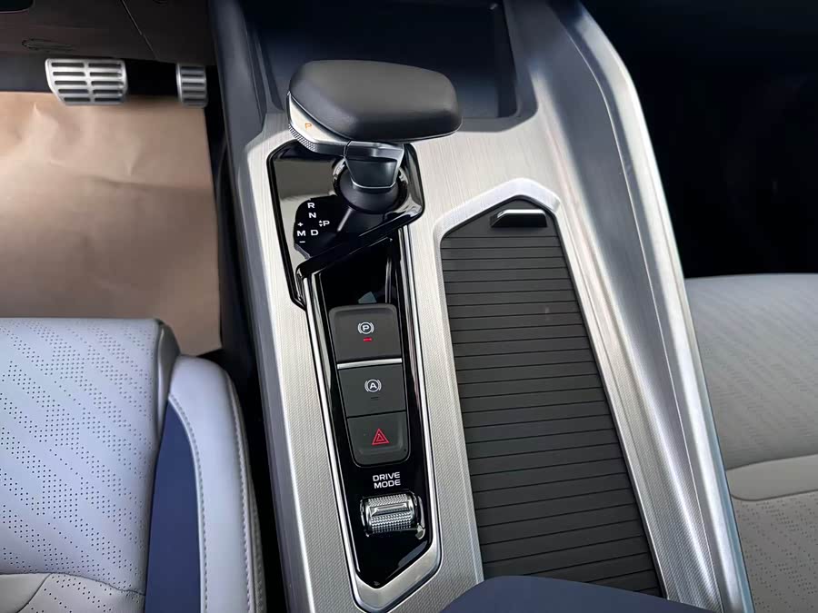 GEELY Preface 2023 car image #19