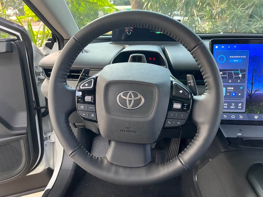 Toyota bZ5 2025 immagine di auto #19