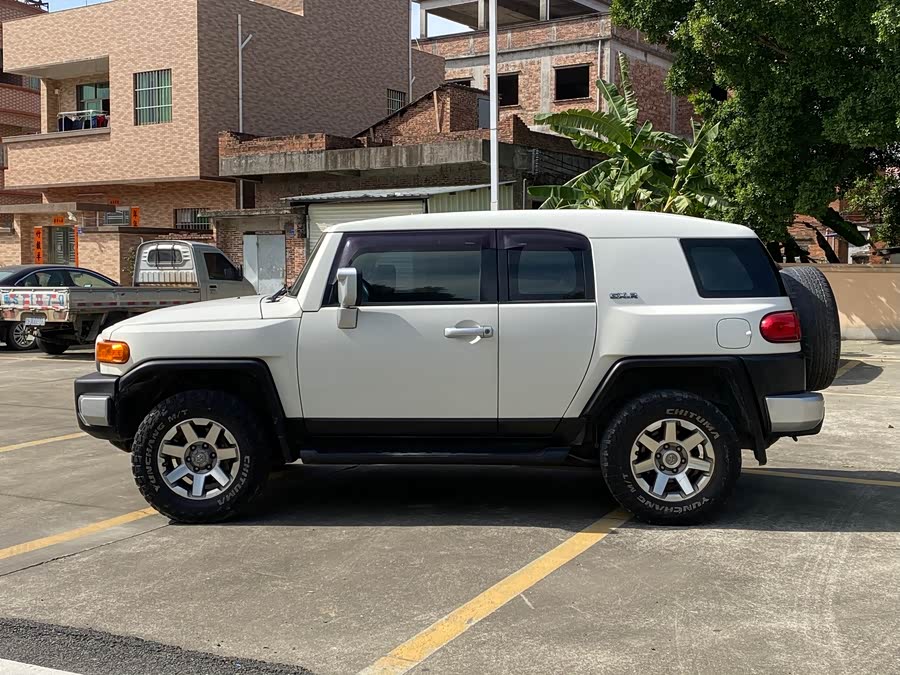 Toyota FJ Cruiser 2017 #19 Toyota FJ Cruiser 2017 car image #19