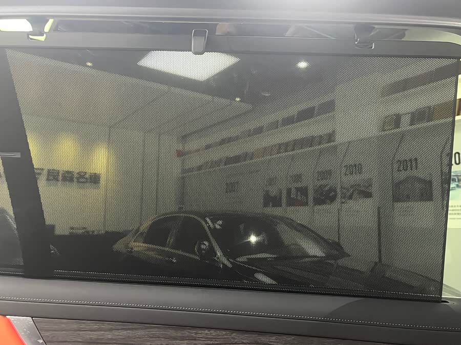 2025 car image #19