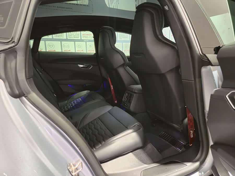 Audi e-tron GT 2024 #19 Audi e-tron GT 2024 car image #19