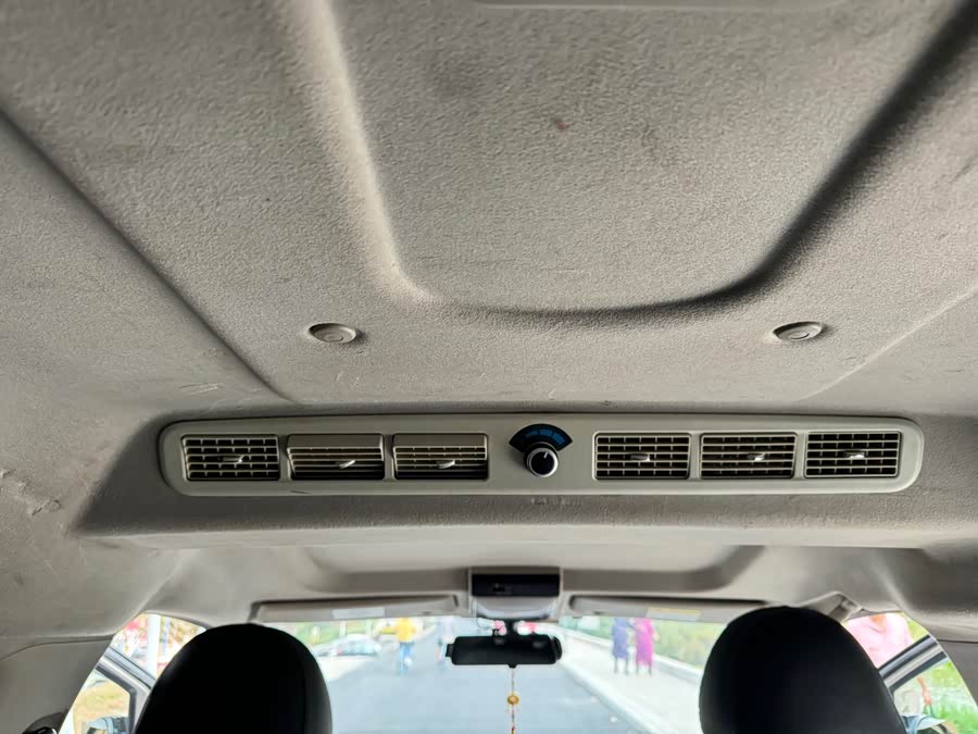 Forthing Lingzhi 2020 car image #19