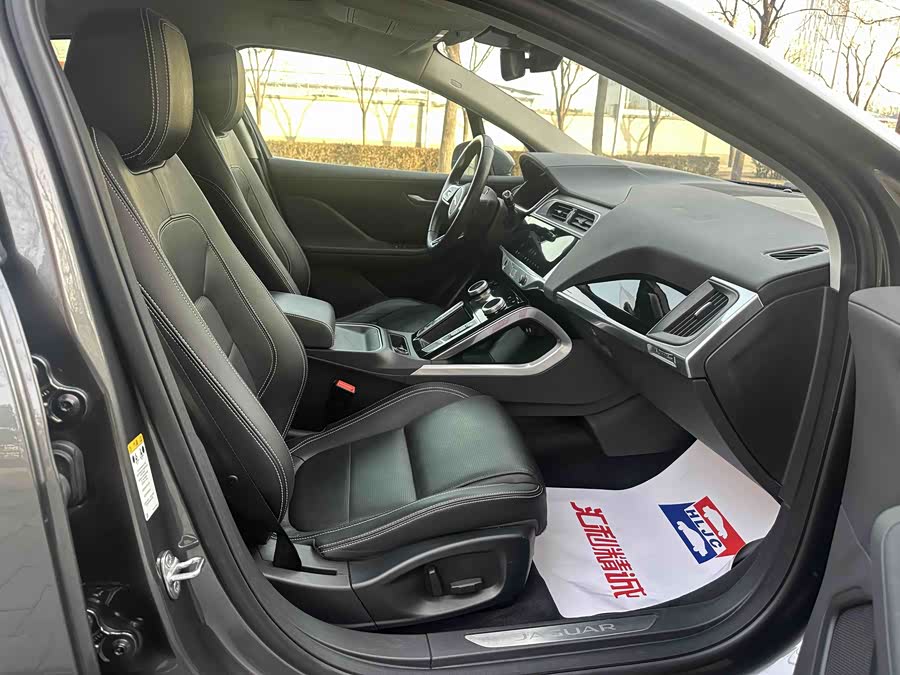 2018 car image #19