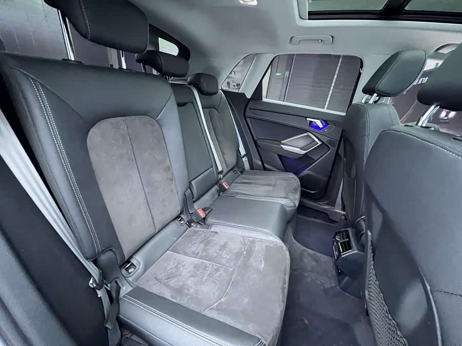 Audi Q3 2022 car image #19