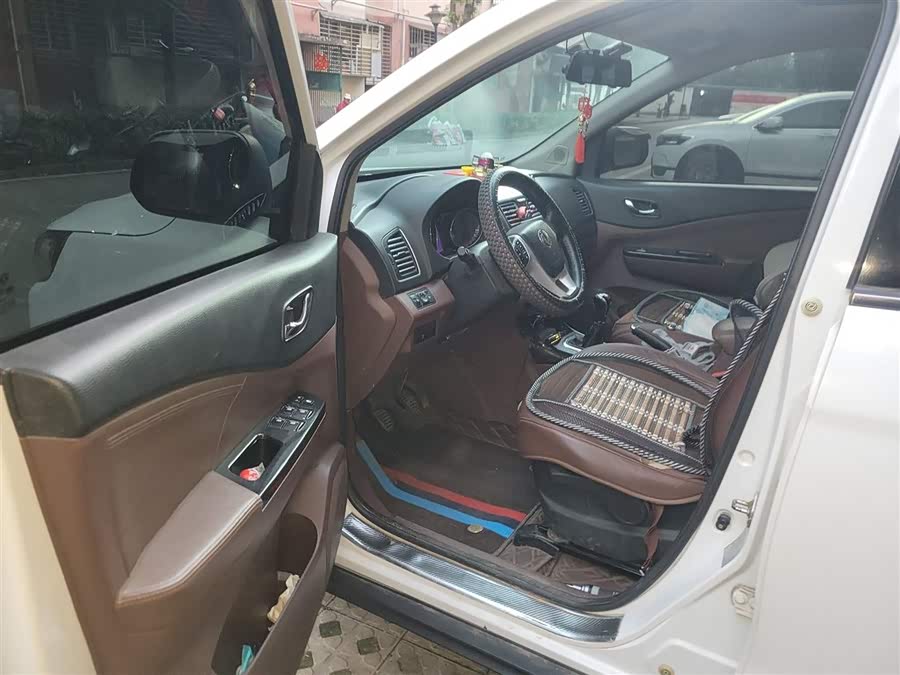 Forthing SX6 2016 #19 Forthing SX6 2016 car image #19