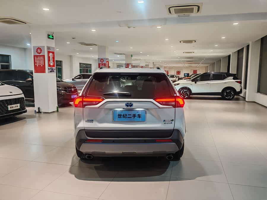 Toyota RAV4 2020 car image #19