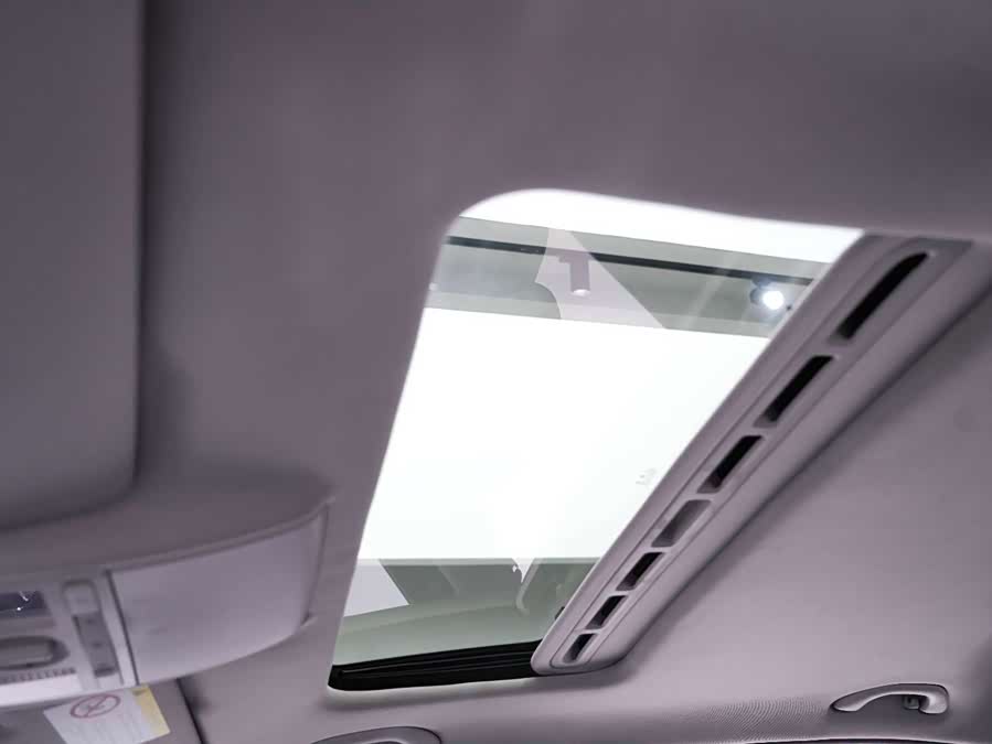 Volkswagen Lavida 2017 car image #19