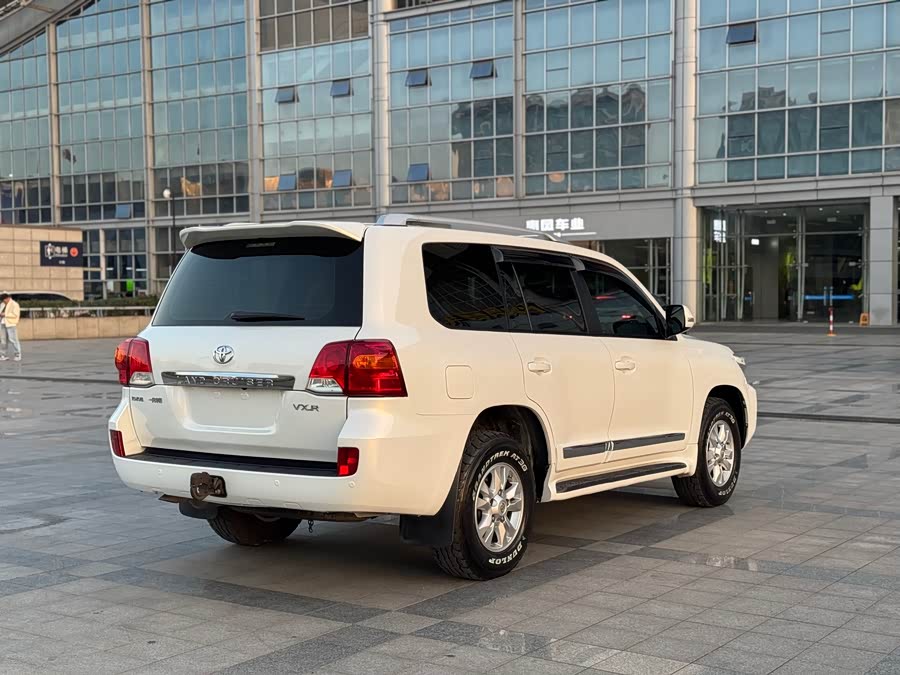 Toyota 2015 car image #19